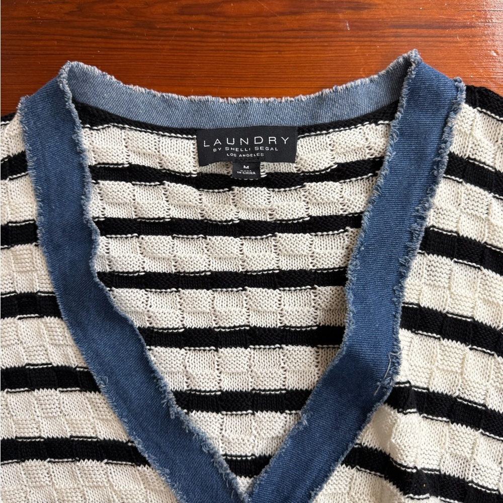 Laundry by Shelli Segal Striped Crop Cardigan Denim Trim Gold Crest Buttons~M ๐๐ - Picture 7 of 9